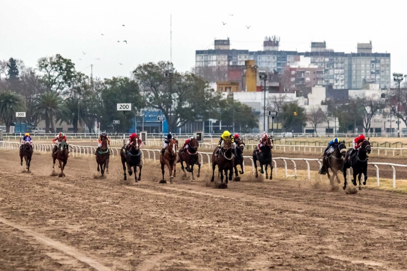 Silent Fil se llevó la gloria en una emocionante tarde